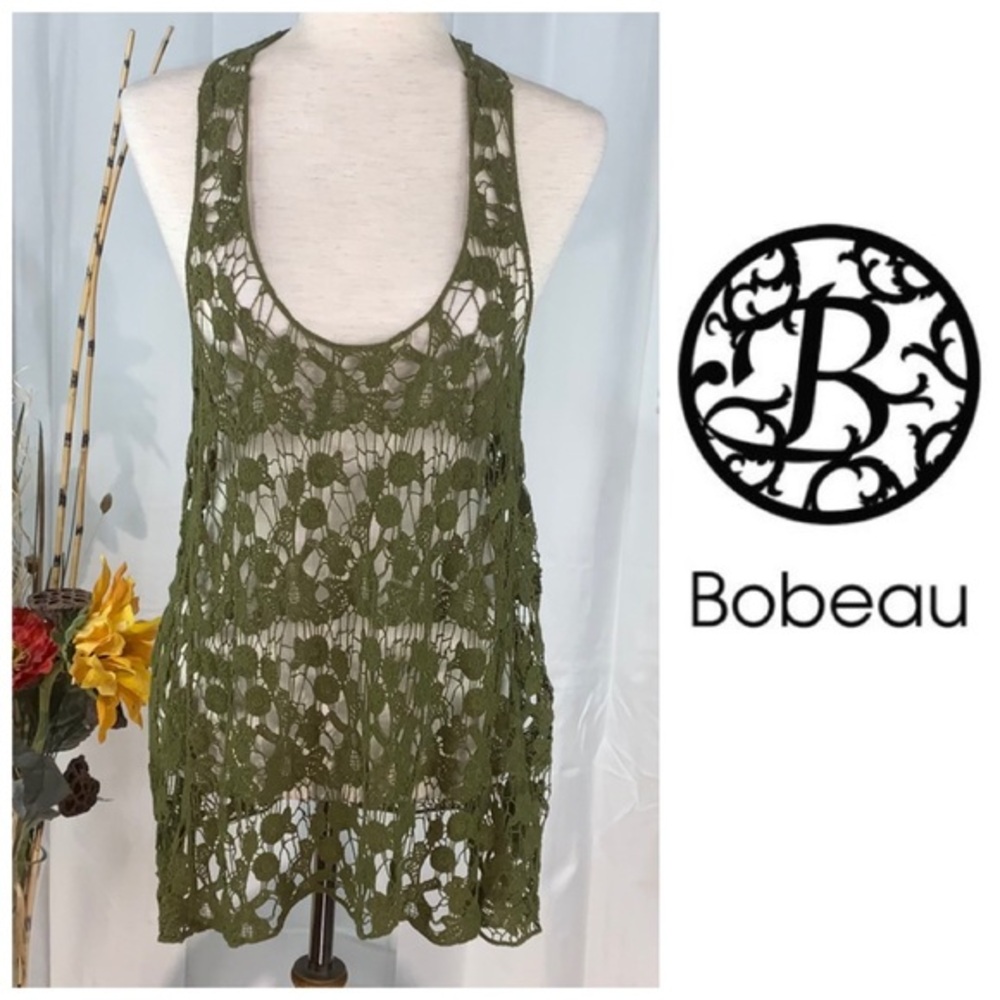 Bobeau green open weave knit sleeveless pullover.